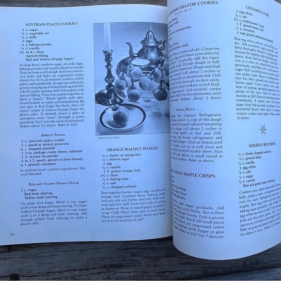 THE IDEALS VINTAGE CHRISTMAS COOKBOOK TREASURY (3 in 1) HARDCOVER 1980 - Picture 5 of 11